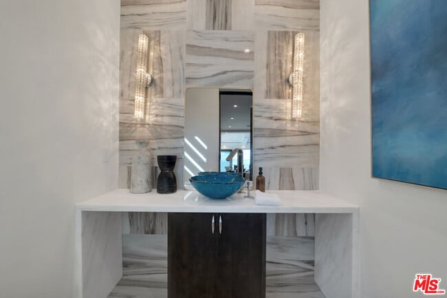 Building Photo - 3116 Elvido Dr