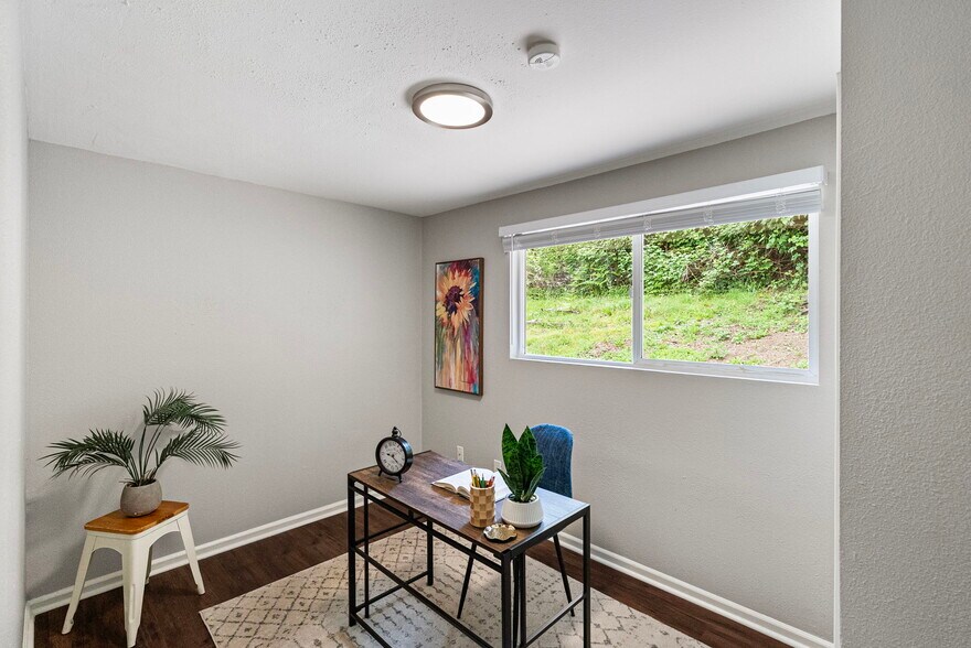 Building Photo - 3226 Halverson Ave