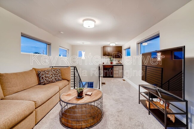 Building Photo - 3870 Shoshone St
