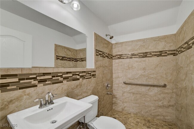Building Photo - 7425 Glorious Sun Dr