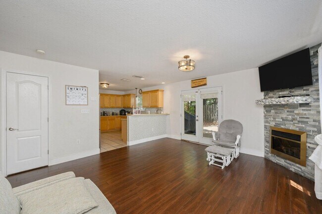 Building Photo - PRICE DROP!! Wonderful 4-Bedroom in Driftwood Estates