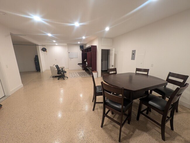 Building Photo - 2448 Le Clerc Rd S