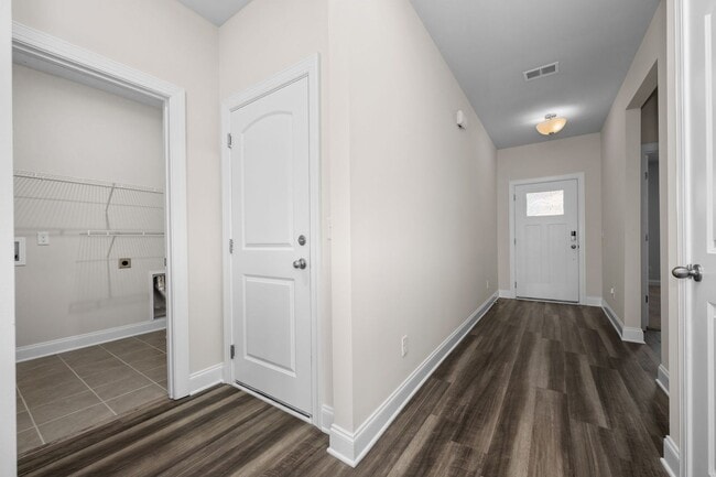 Building Photo - 1028 Holland Ridge Wy
