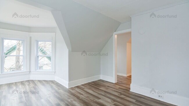 Building Photo - 144 Franklin St