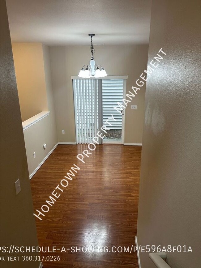 Building Photo - 4332 Freemont St NE