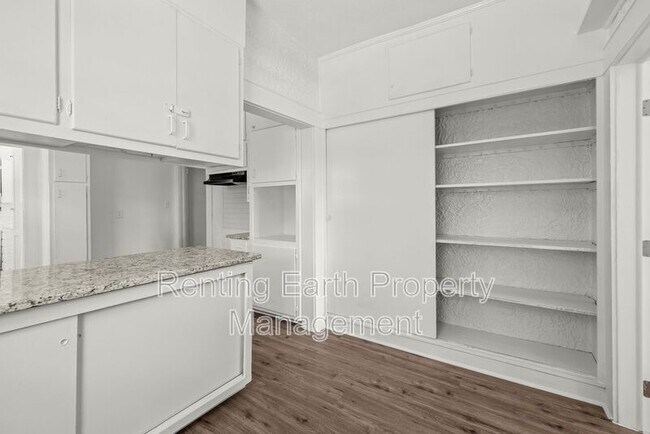 Building Photo - 1526 42nd St Ensley