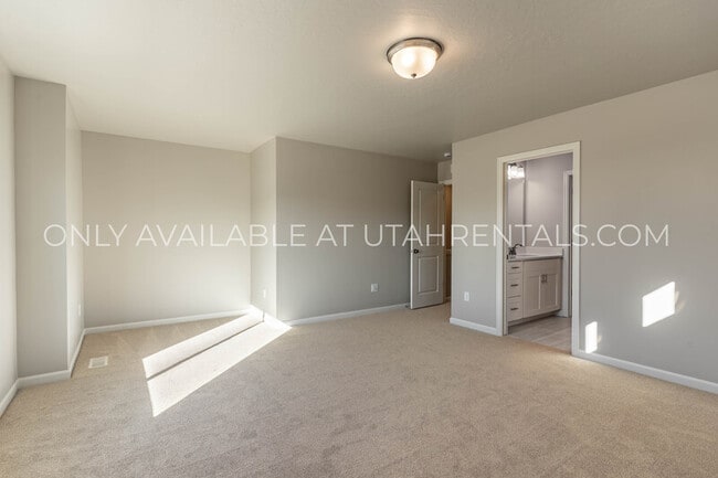 Building Photo - 100 Riverside Drive