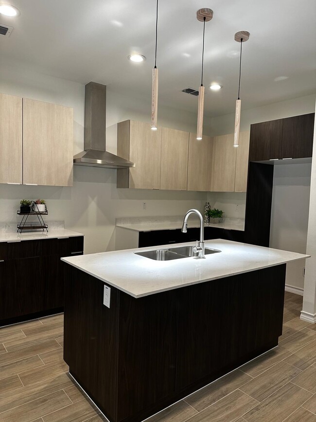 Building Photo - 5702 Moses Lp