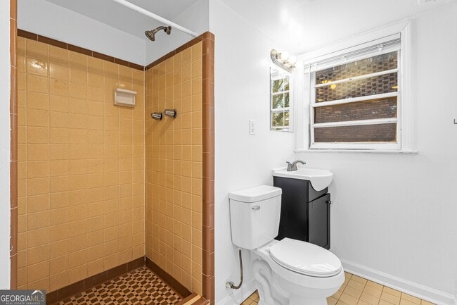 Building Photo - 4140 Rainbow Dr