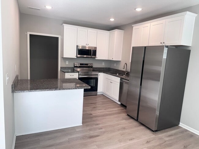 Building Photo - 3 Bed | 2.5 Bath | 1 Car Garage Duplex in Pleasant Hill w/ Special