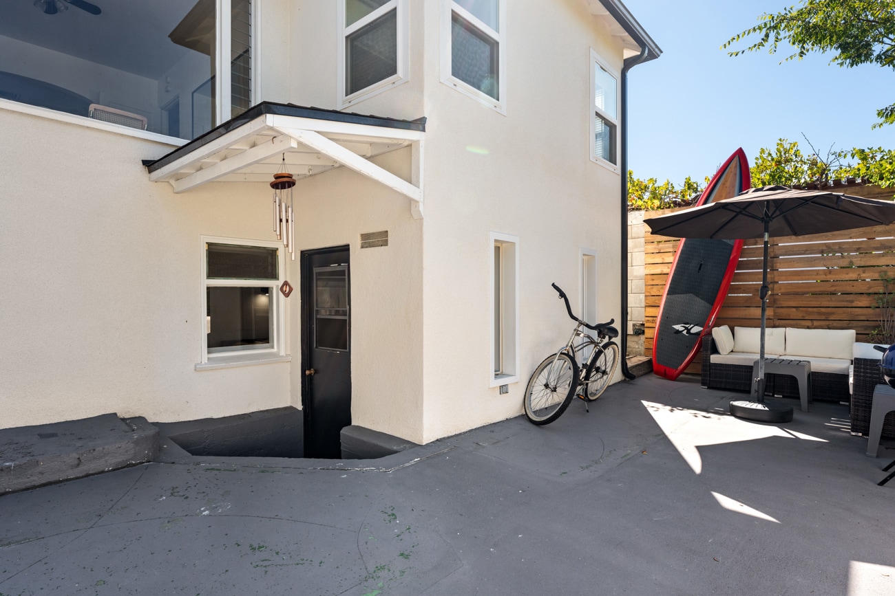 Building Photo - 5418 Siesta Dr