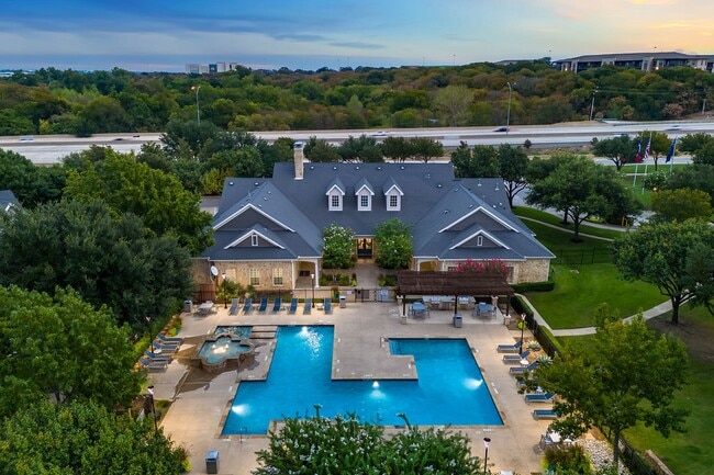Building Photo - Marquis at Silver Oaks