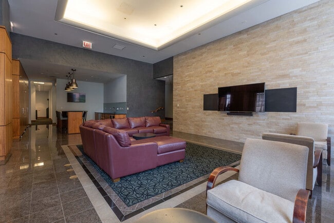 Building Photo - 420 E Waterside Dr