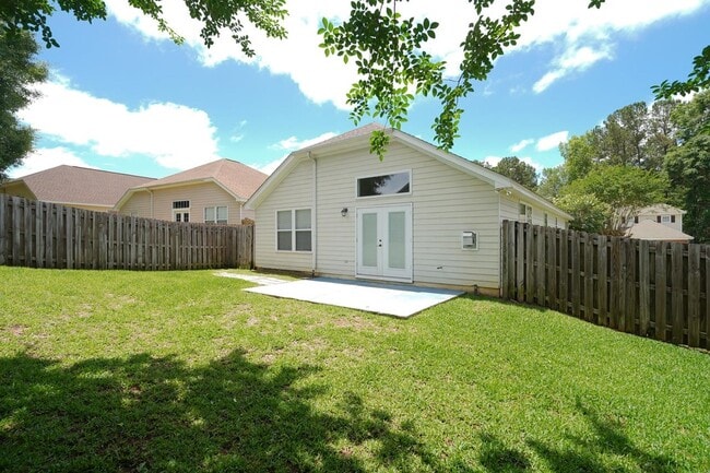 Building Photo - 9329 Tuscany Dr