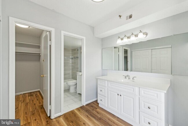 Building Photo - 3713 S George Mason Dr