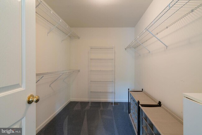 Building Photo - 10955 Southcoate Village Dr