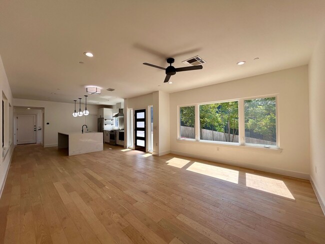 Building Photo - 4010 Clawson Rd