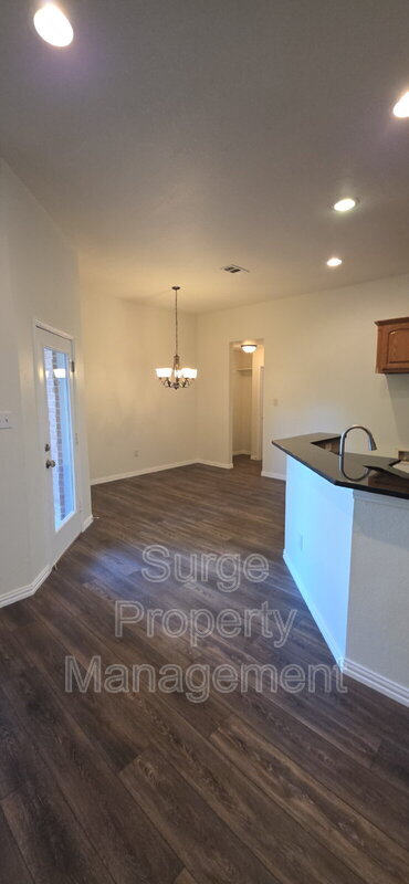 Building Photo - 629 Dorchester Dr