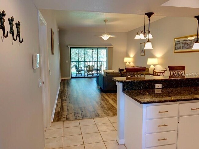Building Photo - 1375 Saxony Cir