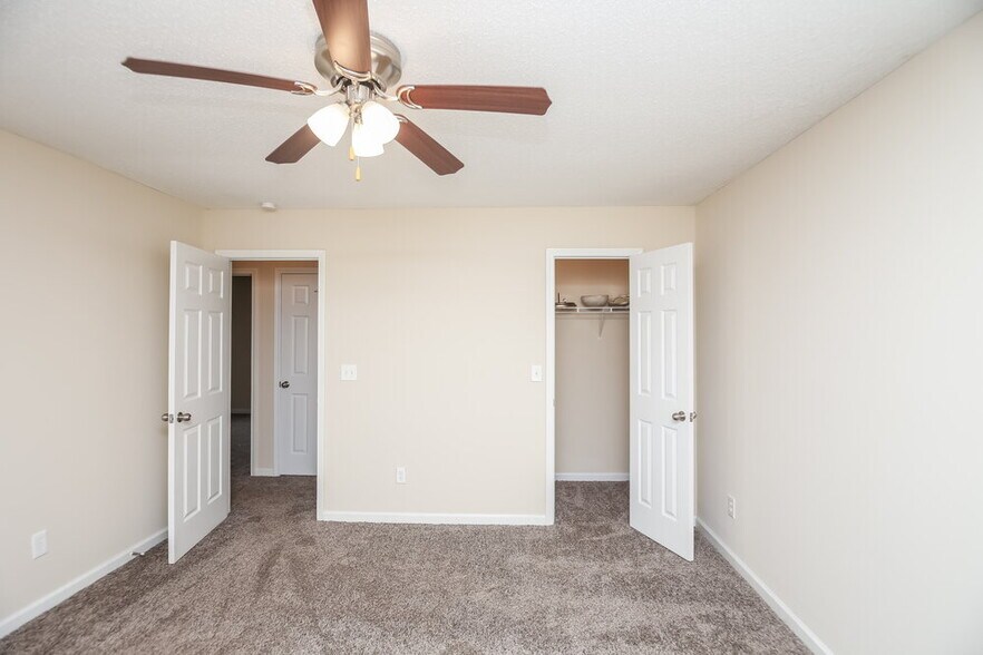Building Photo - 43 Thorn Thicket Way