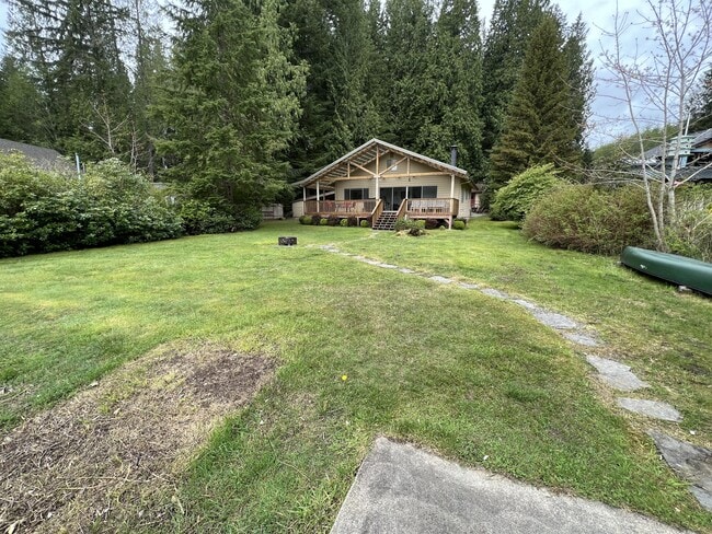 Building Photo - 31 SW Lake Roesiger Rd