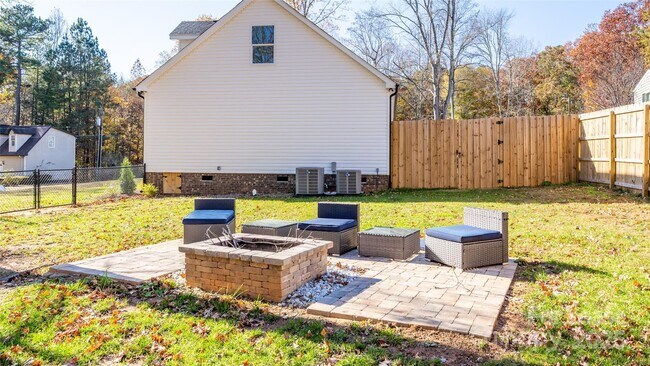 Building Photo - 7039 Executive Cir