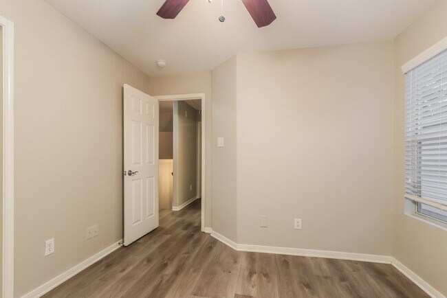 Building Photo - 12214 Landsdown Ridge Way