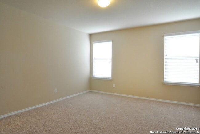 Building Photo - 4 Bedroom/2 Bath Amhurst Subdivision