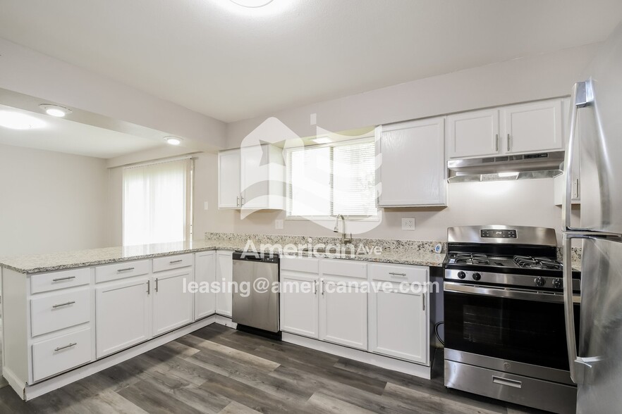 Building Photo - 1745 Kay Dr