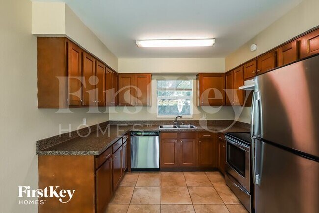 Building Photo - 2107 W Herman St