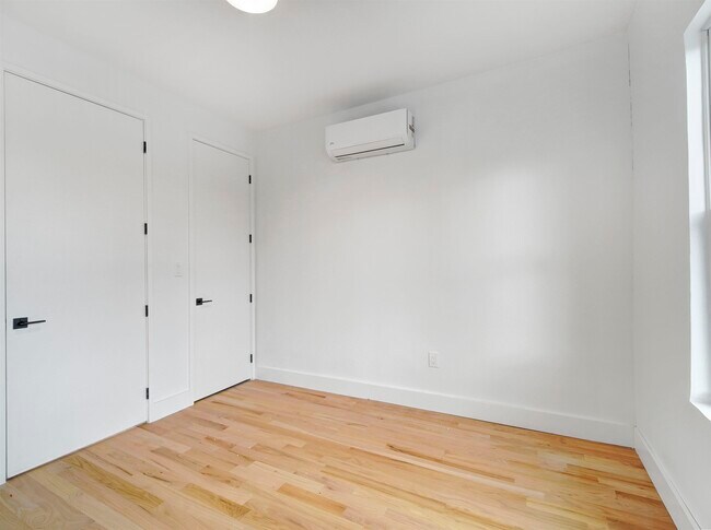 Building Photo - 151 Williams Ave