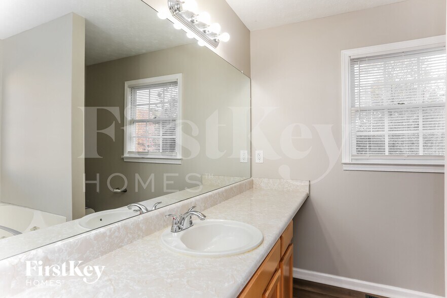 Building Photo - 268 Yellowstone Dr