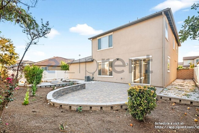 Building Photo - 5746 Brianhead Dr