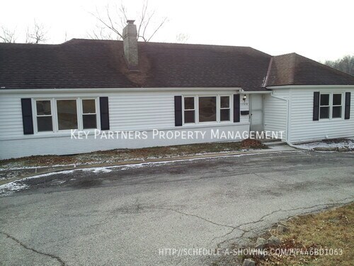 Primary Photo - 1309 W 100th Terrace - Short term option!