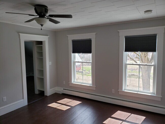 Building Photo - 230-232 Spruce Ln Ext