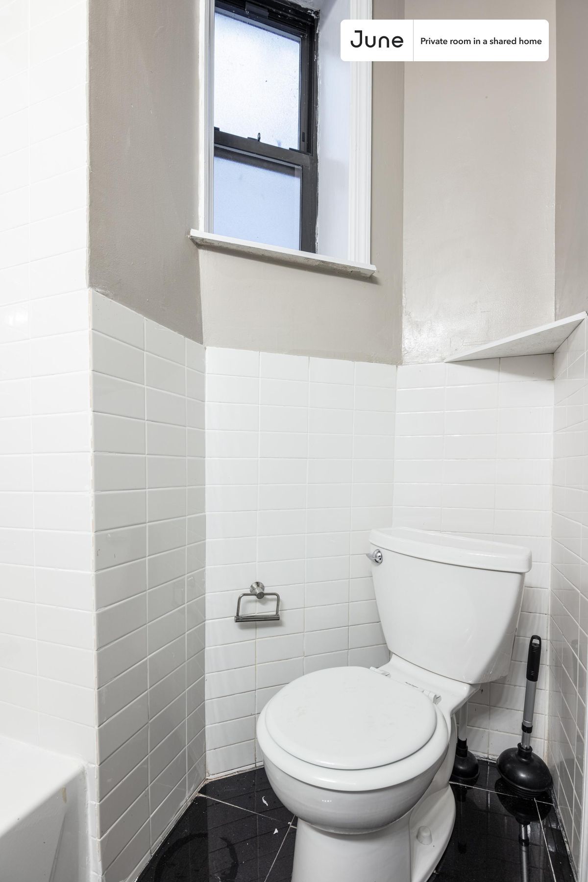Building Photo - Private bedroom in 4 bed/1 bath Home