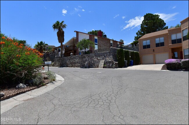 Building Photo - 3212 Canyon Point Ln