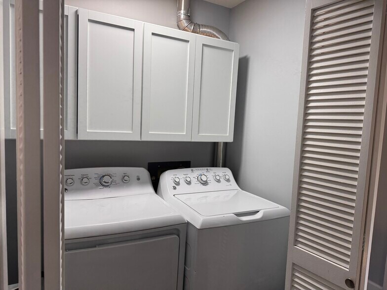 Building Photo - 135 Albany St