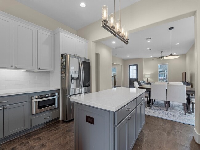 Building Photo - 55 Red Harper Dr