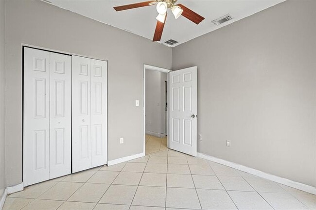 Building Photo - 2552 NE 41st Ave
