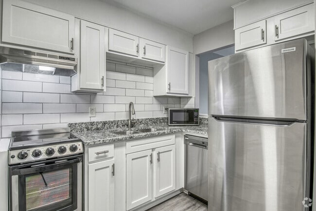 1-Bedroom Premier Kitchen - Village Green Apartment Homes