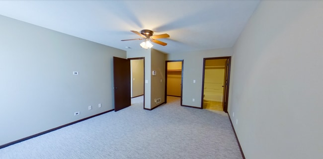 Building Photo - 3D Tour Available - Backs up to Lake + Fenced-in Yard + Stainless Steel Appliances! Available Jul...