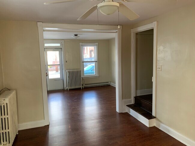 Building Photo - 143 N Potomac St