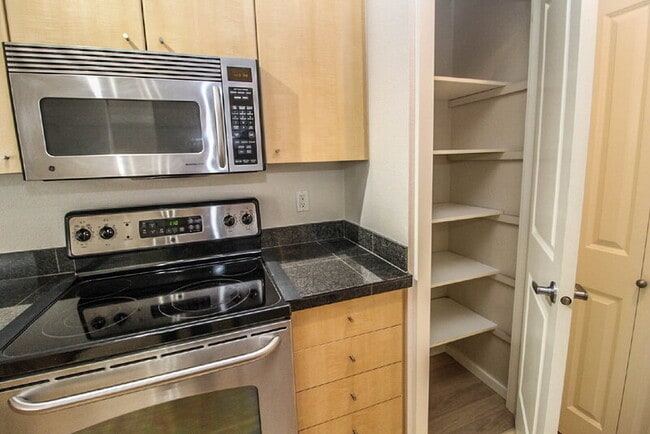 Building Photo - 11303 NE 128th St