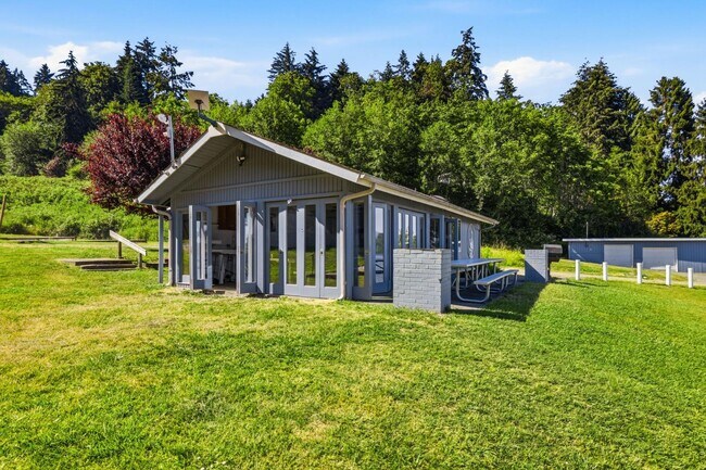 Building Photo - 1510 Valley Dr NW