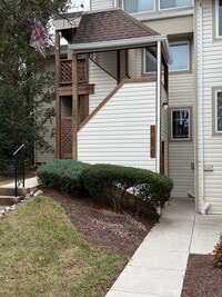 Building Photo - Spacious 3 Bedroom Condo- RENT TODAY & SAVE!