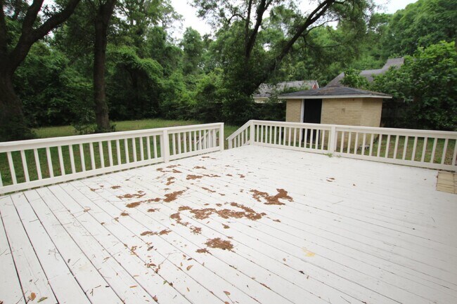 Building Photo - Available Now – 3BR/2BA Home Near HWY 90, ...