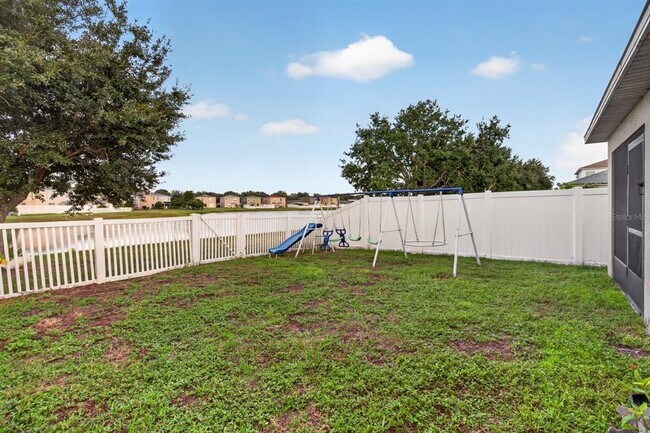 Building Photo - 7961 Carriage Pointe Dr
