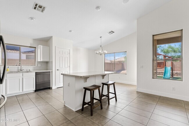 Building Photo - 3373 E Flamingo Ct