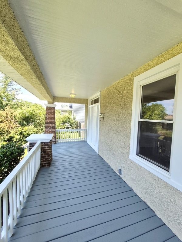 Building Photo - 2113 Barton Ave